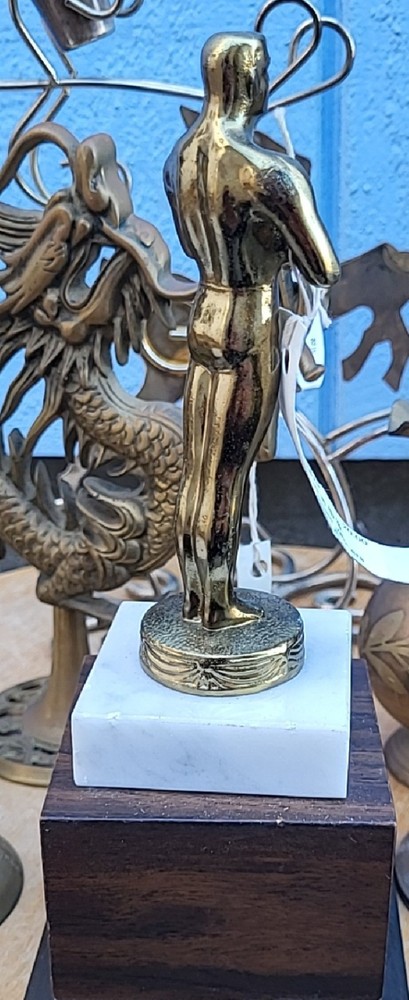 8 decorative and practical bronze objects j1