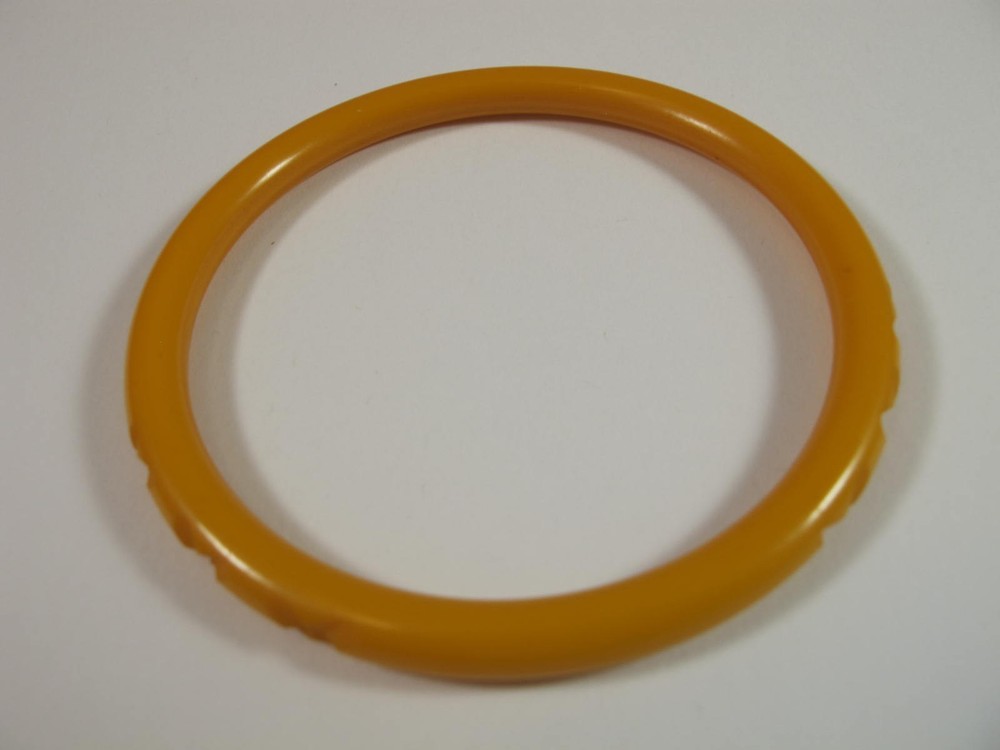 TESTED BAKELITE BUTTERSCOTCH CARVED BANGLE BRACELET