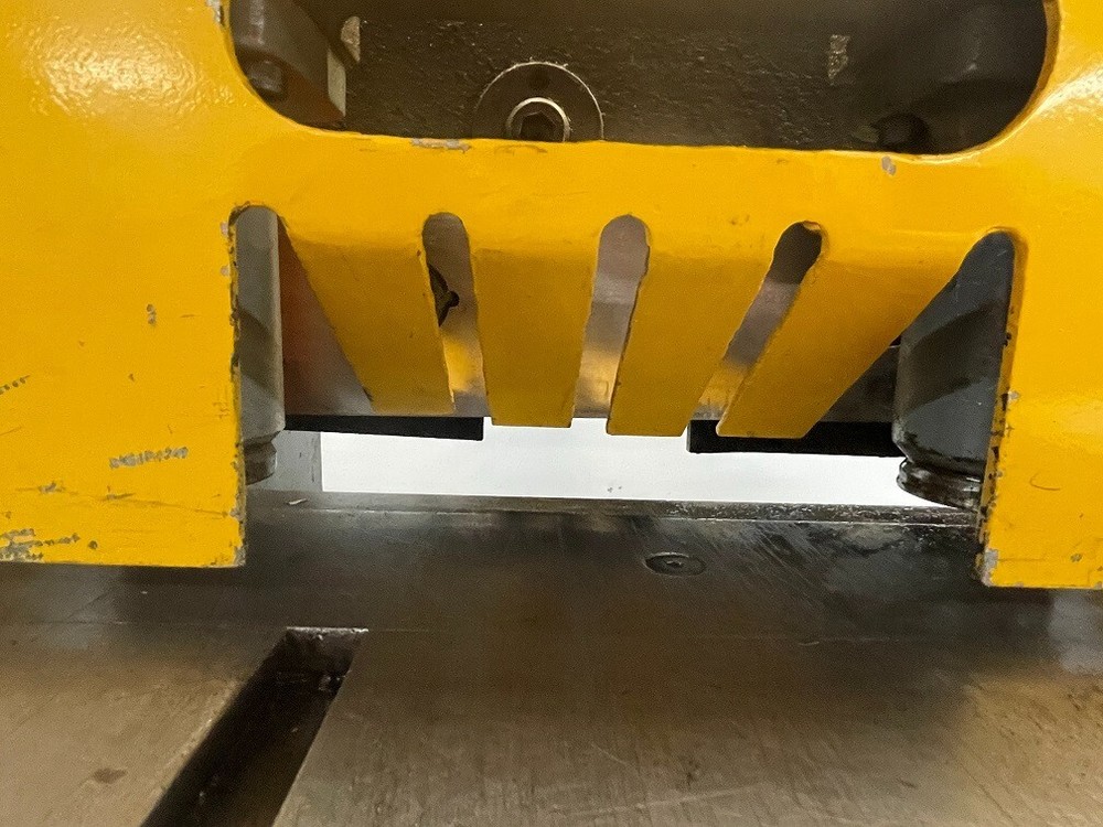 Lodge & Shipley 6’x 1/4″ Power Squaring Shear