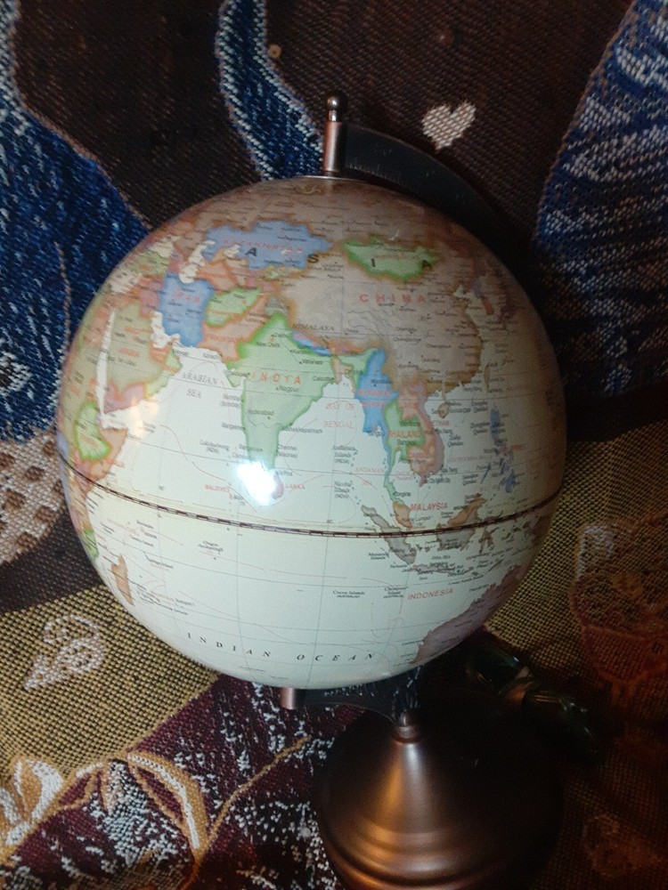 Light Up Glowing World Globe Earth Educational Fun Decor Nice Base Design Retro