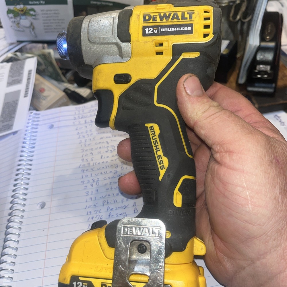 DEWALT 1/4" Impact Driver 12 Volt With Battery