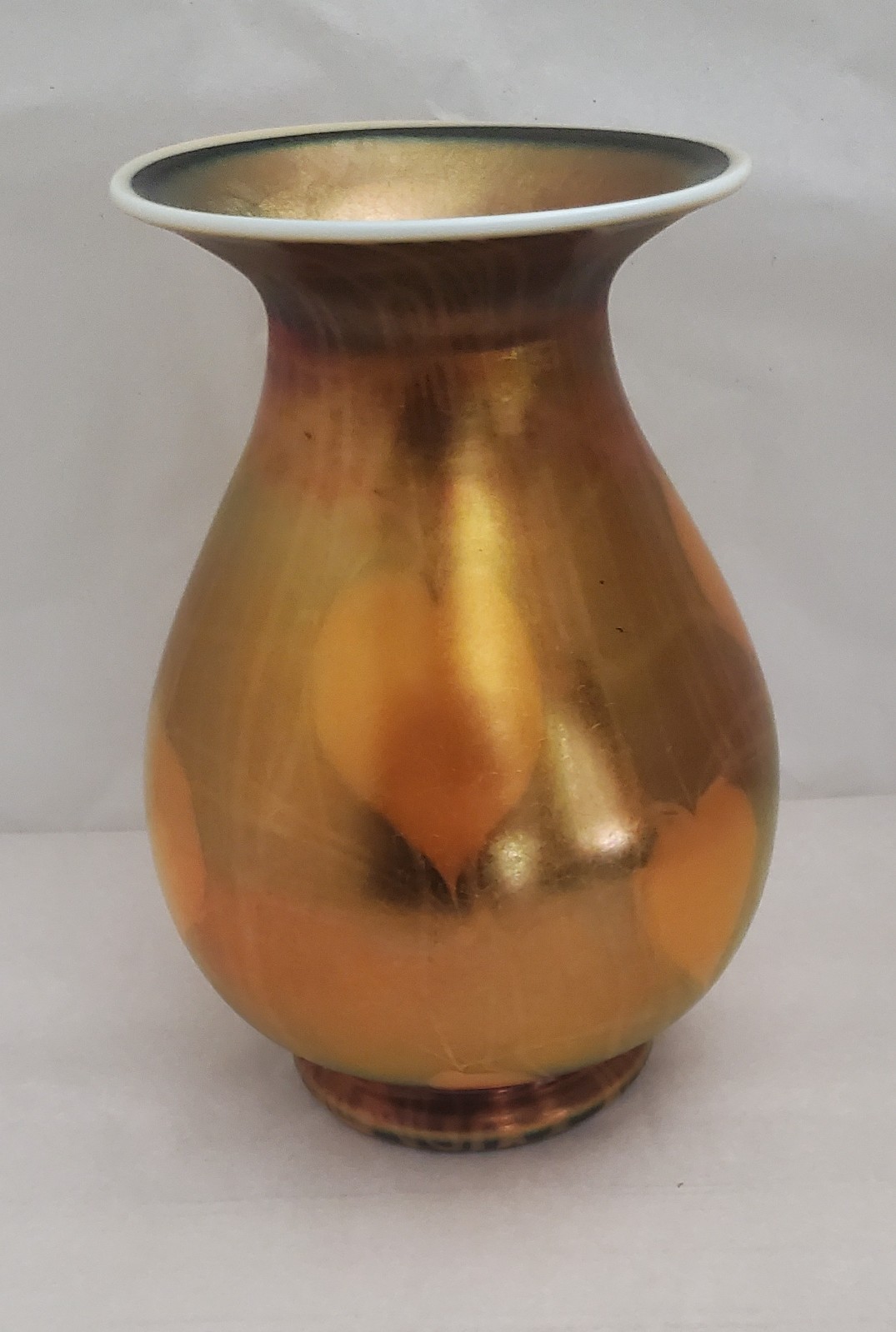 Vintage Imperial Freehand Vase W09 L08