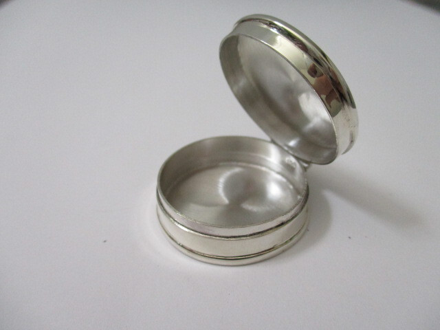 Sterling silver pill box round shape engraved on top solid 925 silver