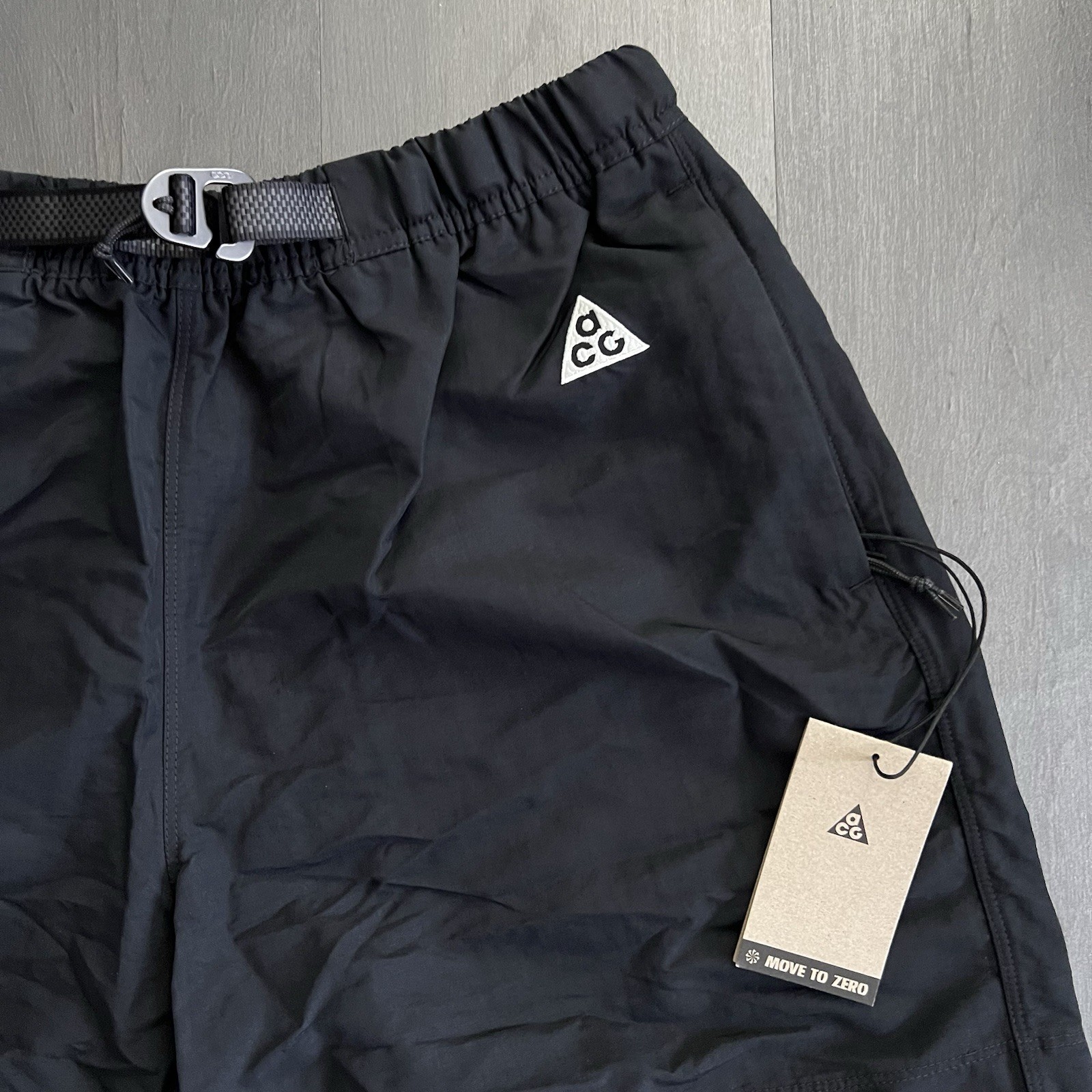 NEW Nike ACG Woven Trail Shorts Men’s Size Outdoor Hiking Black White CZ6704-014