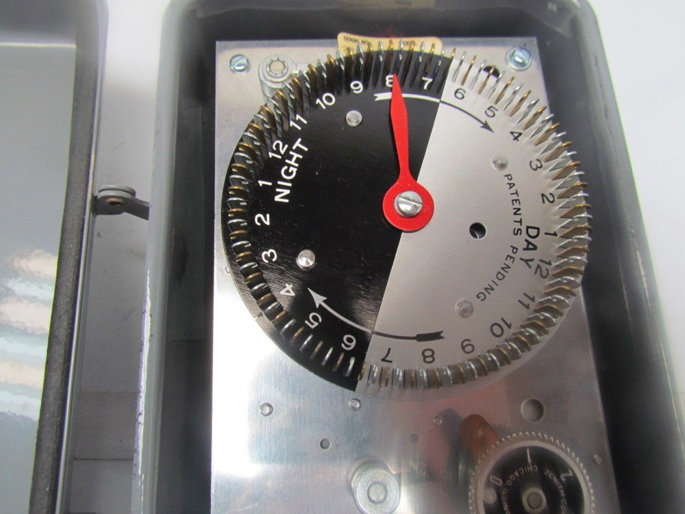 Zenith Controls 2496 FR-R 10A 120V 24hr Programable Timer Wall Mount