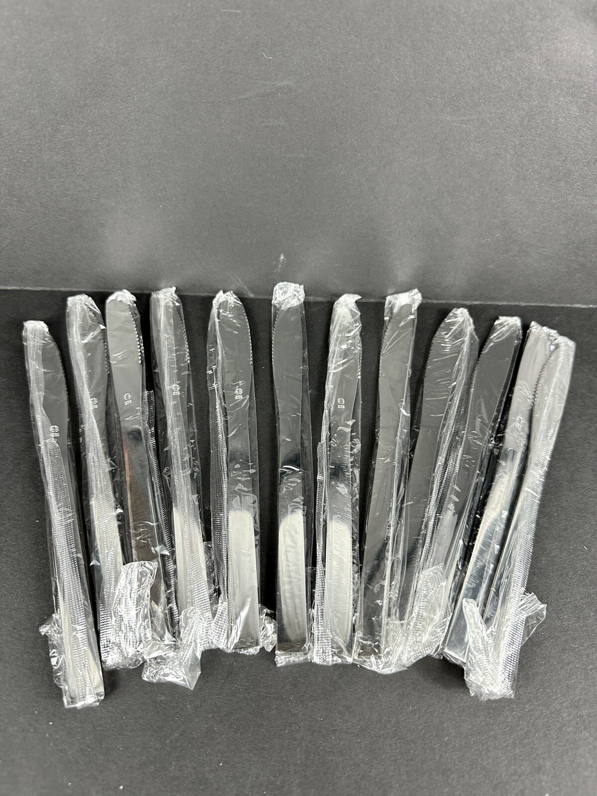 World Tableware 651 5302 Windsor 8" Dinner Knife Dozen New