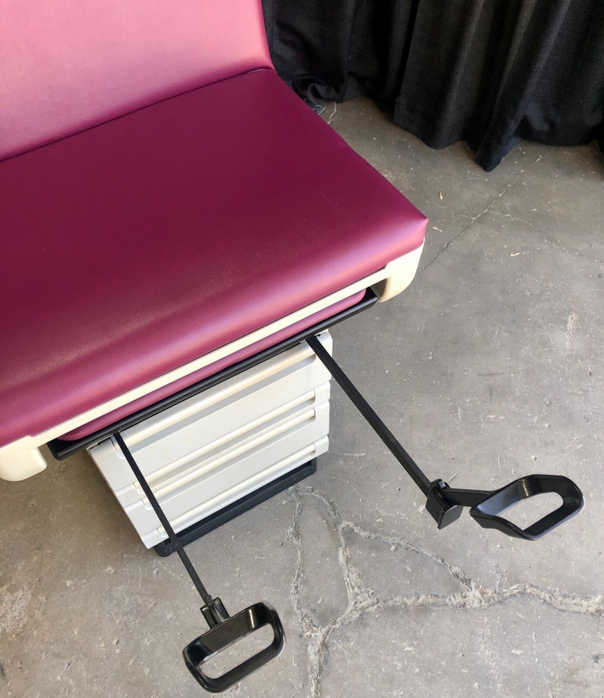 Midmark 404 Exam Treatment Table