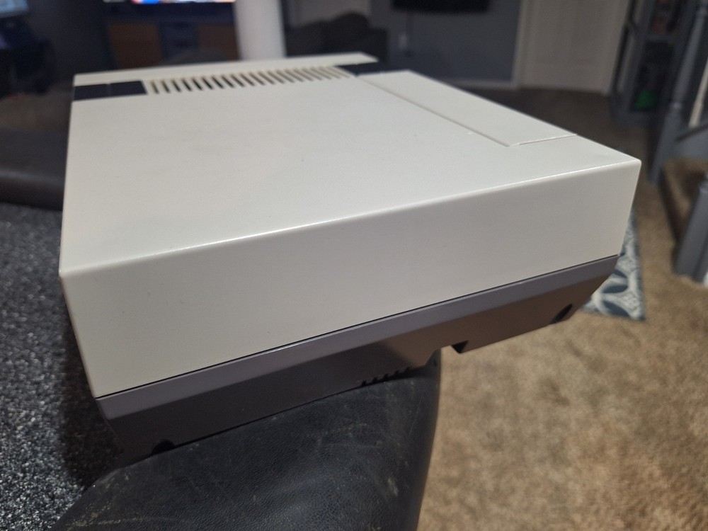 OEM Nintendo NES Top Bottom Complete Housing Shell Only Replacement EXCELLENT