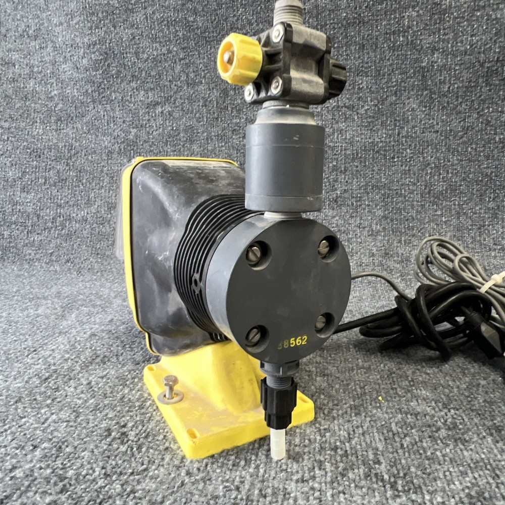 LMI Milton Roy AA751 120Vac Metering Pump W/Attached Programmable Divider Used
