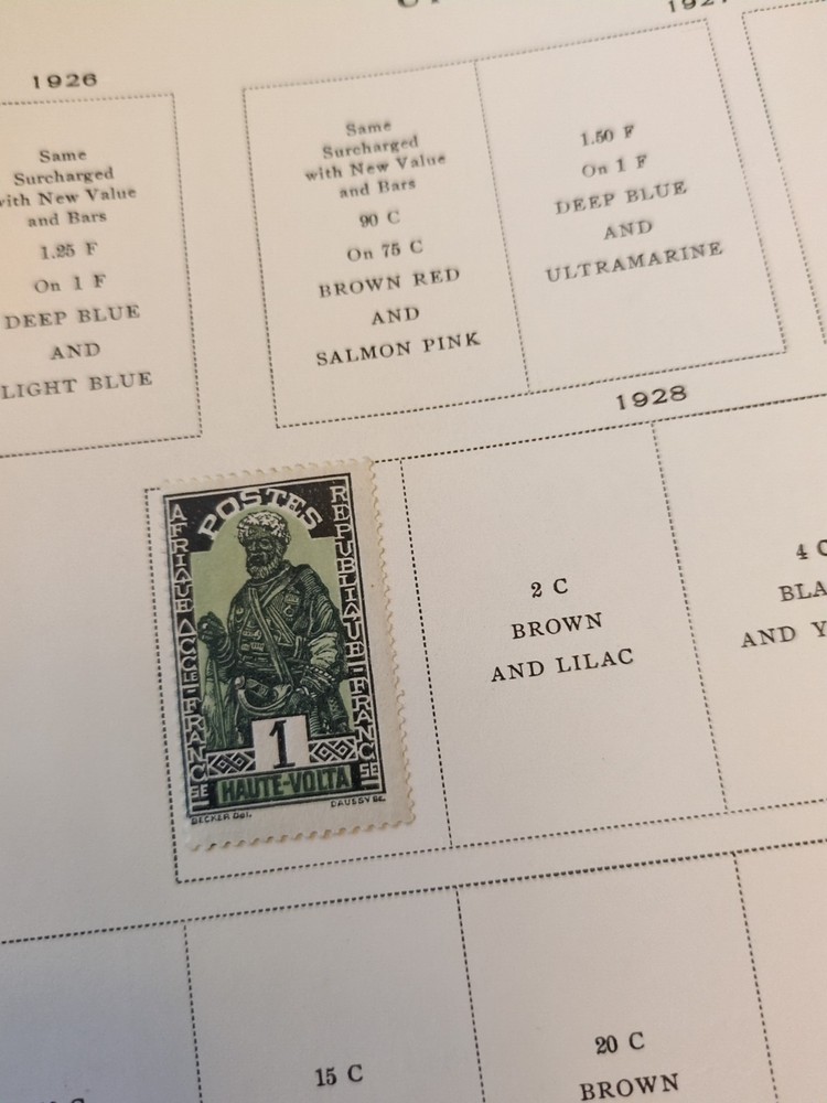 APC Z6436 Upper Volta Uraguay Scott internation pages and 260 stamps