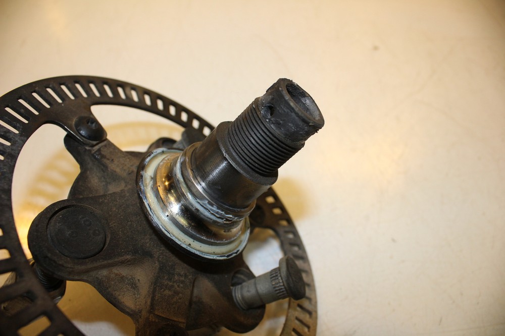 2013 Can-am Spyder St Front Left Hub 706201452