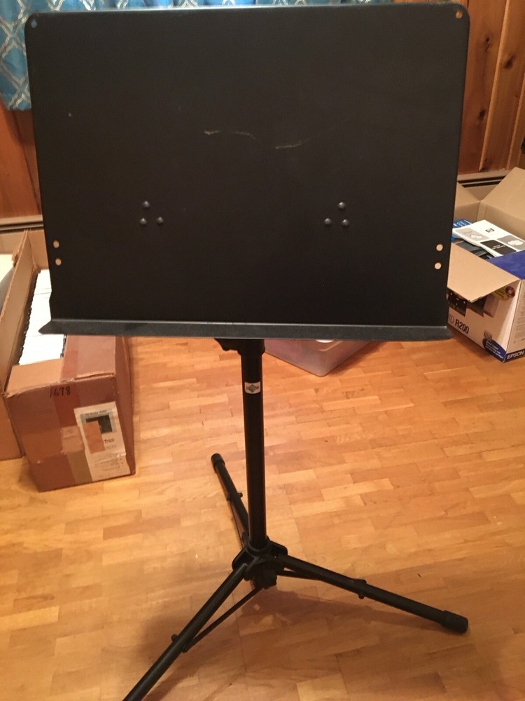 Belmonte Music Stand