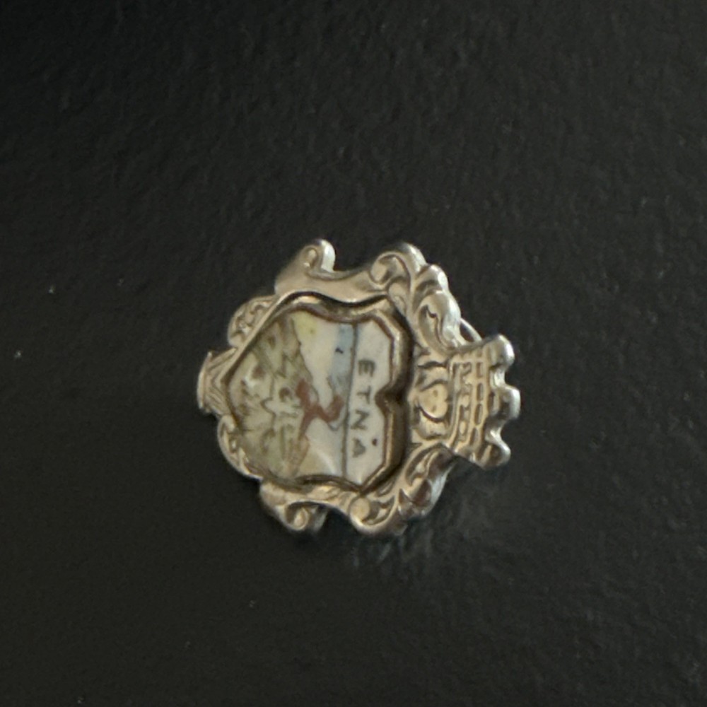 Vintage Pin Italy