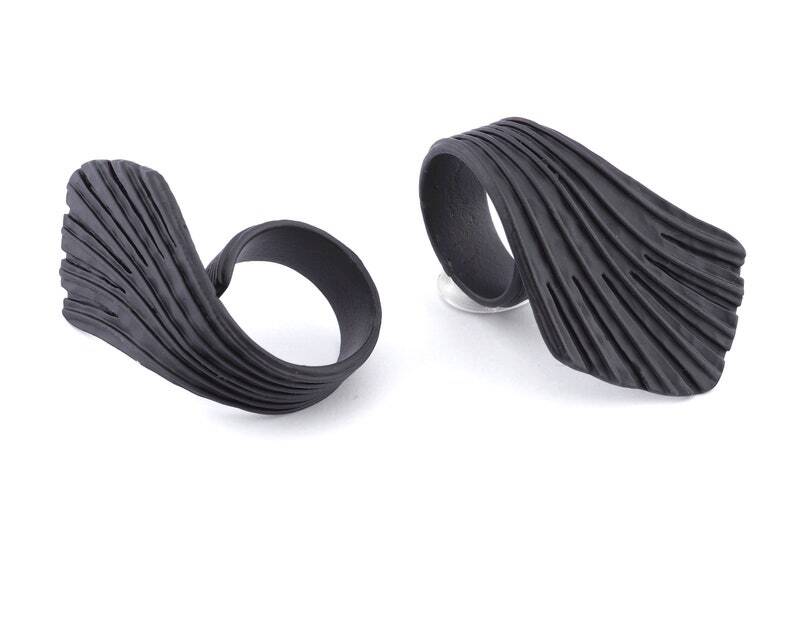 Leaf Hammered Ring Adjustable Black Painted Brass (7US-9US inner size) 4808