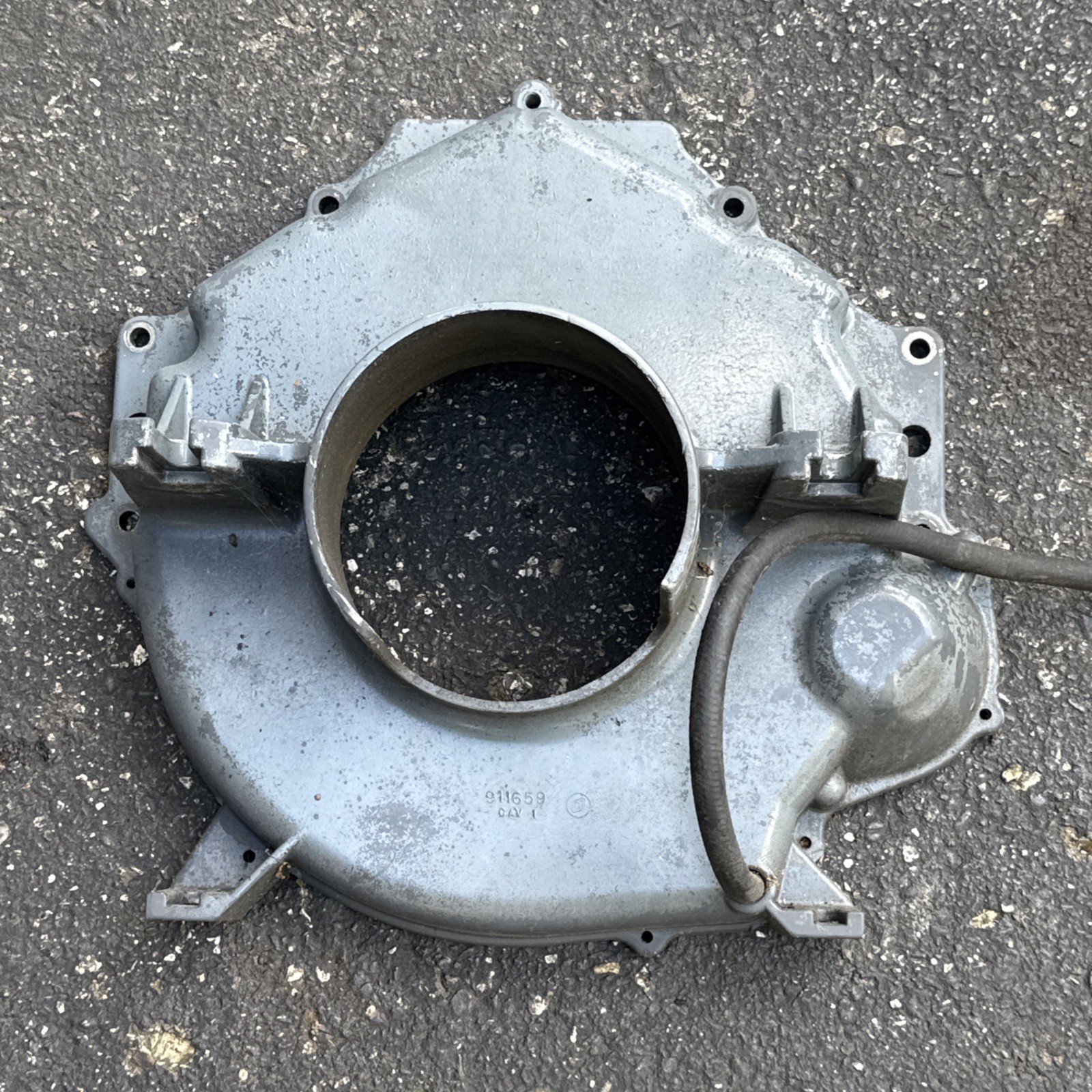 OMC Cobra Flywheel Bell Housing 911659 4.3 5.0 5.7 7.4