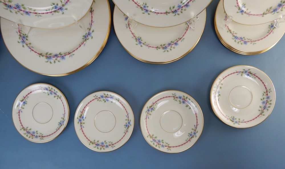 ~19 Pieces 5-Piece 4 Place Setting Lenox Belvidere Pattern