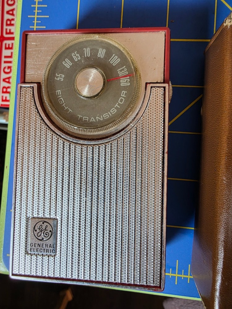General Electric AM Solid State Transistor Radio