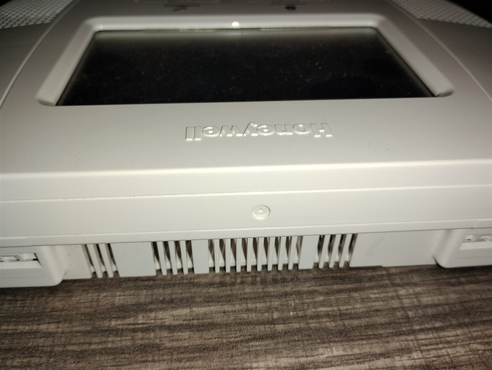 Honeywell Lynx Touch L5000 Security System LYNXTOUCH2 Control Panel Touchscreen