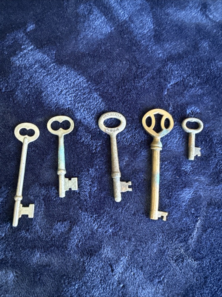 Five (5) Skeleton Keys.  See Pictures + Description