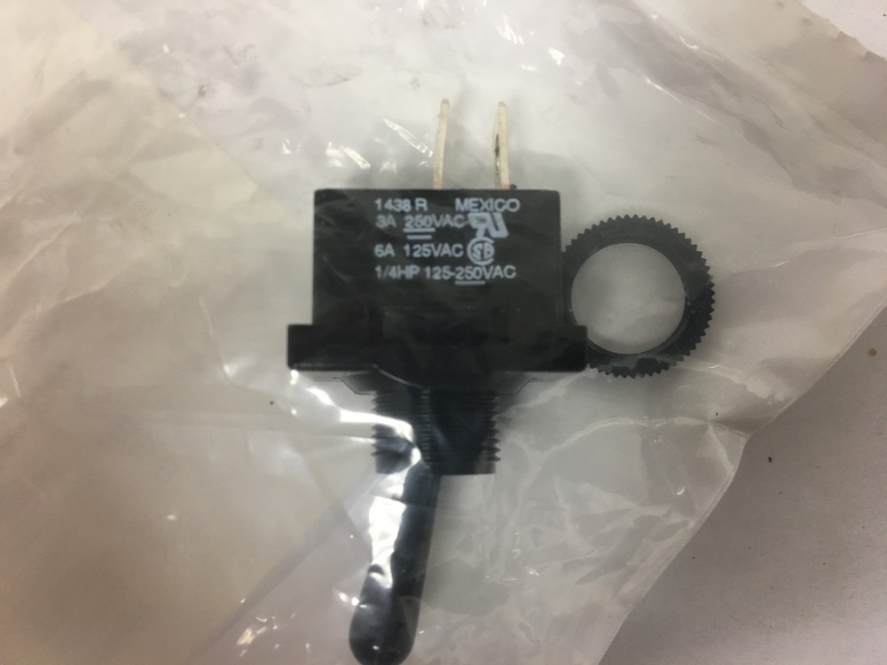 Carling DA600-BB-B Toggle Switch