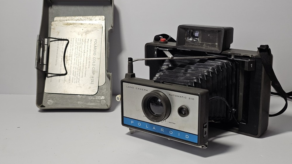 Polaroid Land Camera 210