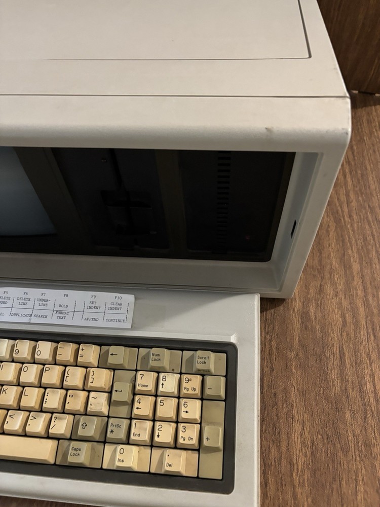 Vintage Compaq Plus Portable Computer/ Read Description