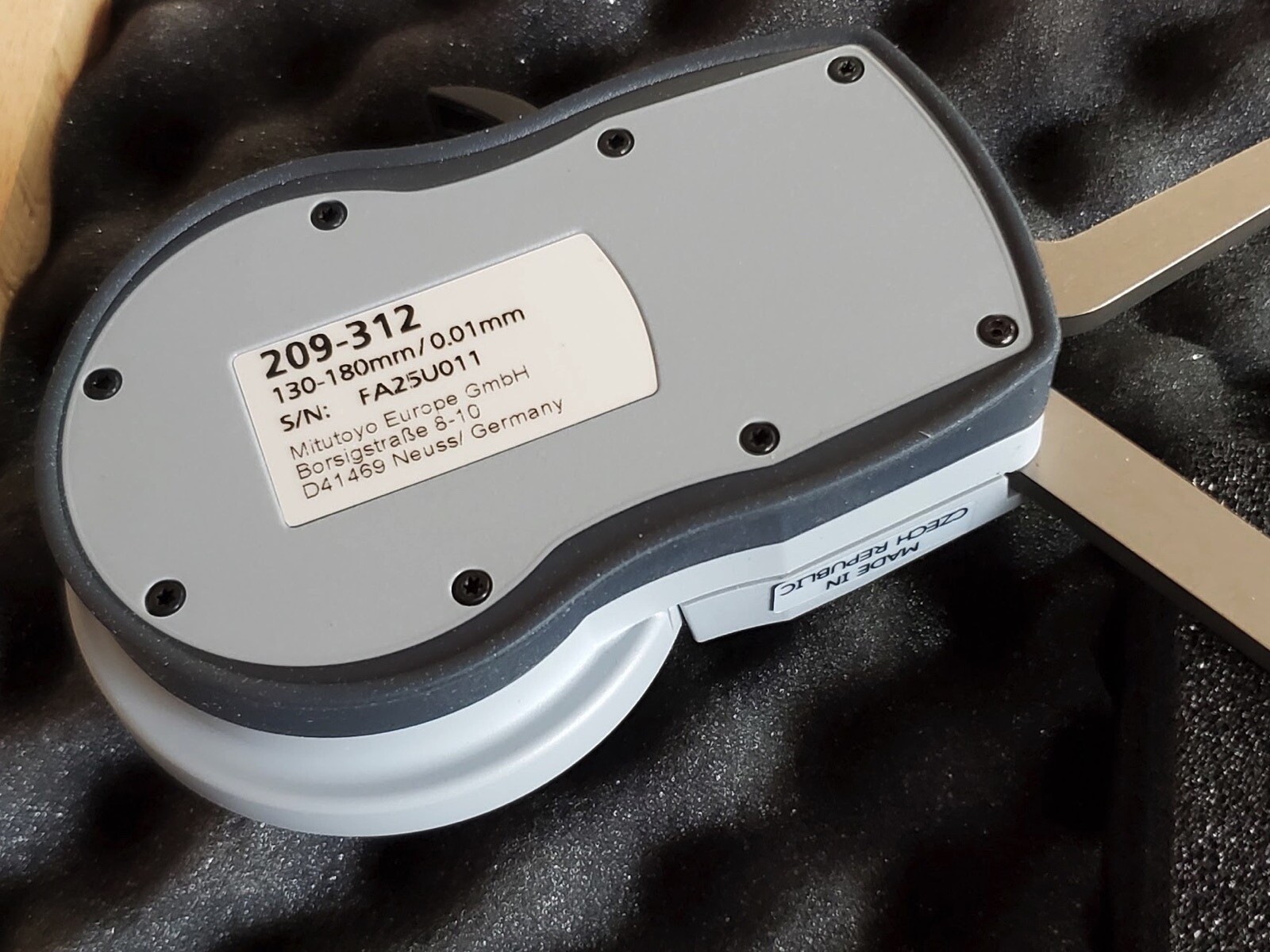 New Mitutoyo Inside Dial Caliper Bore Hole Gauge Gage Set 130-180mm / 0.01mm