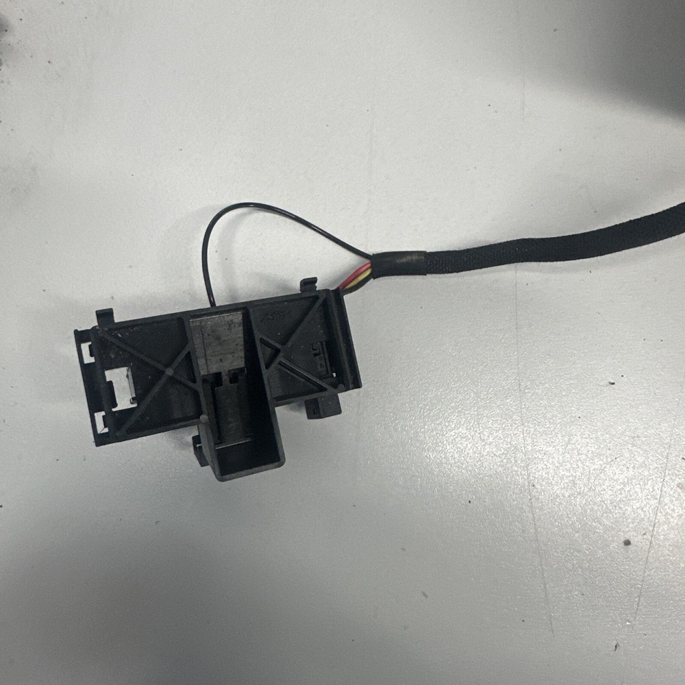 2002 MERCEDES E CLASS W211 4DR CD CHANGER HAZARD SWITCH A2116800552