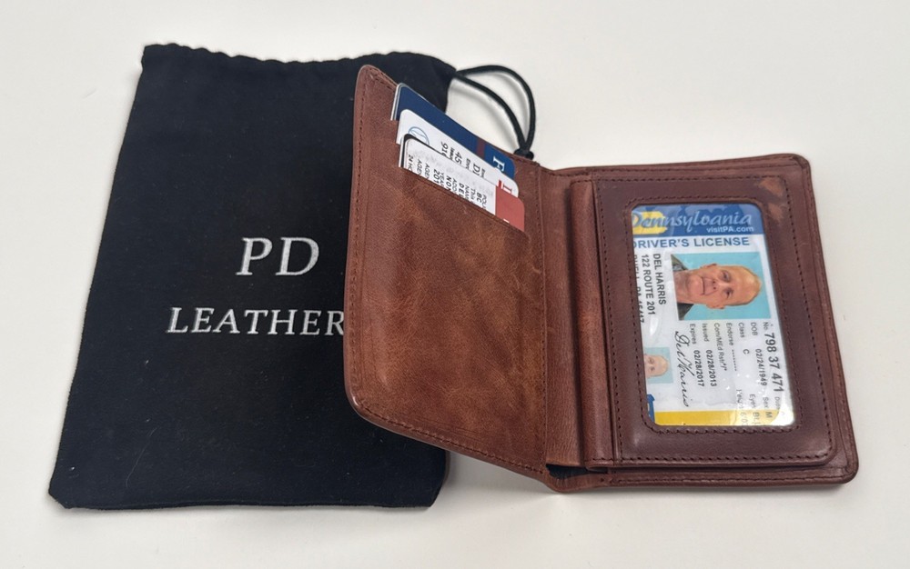 American Rust Amazon Screen Used Del Harris (Jeff Daniels) Wallet & ID