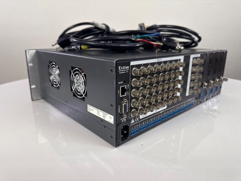 Extron ISM 824 Integration Scaling Multiswitcher with 4 Cards Cables Manual