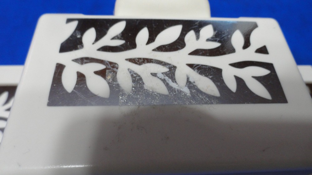 Marth Stewart Paper Punch Large Foldable Vine Leaf Pattern Cuts Well