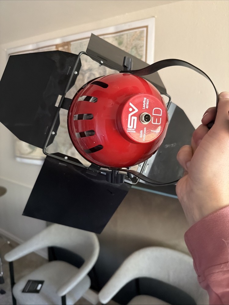 Smith Victor LadyBug 500 LED Light with Barndoors