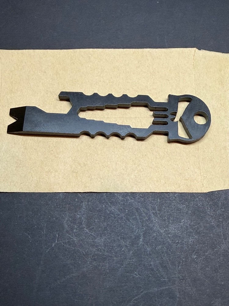 EDC-PUNISHER 6-In-1 COMPACT KEYCHAIN MULTI-TOOL
