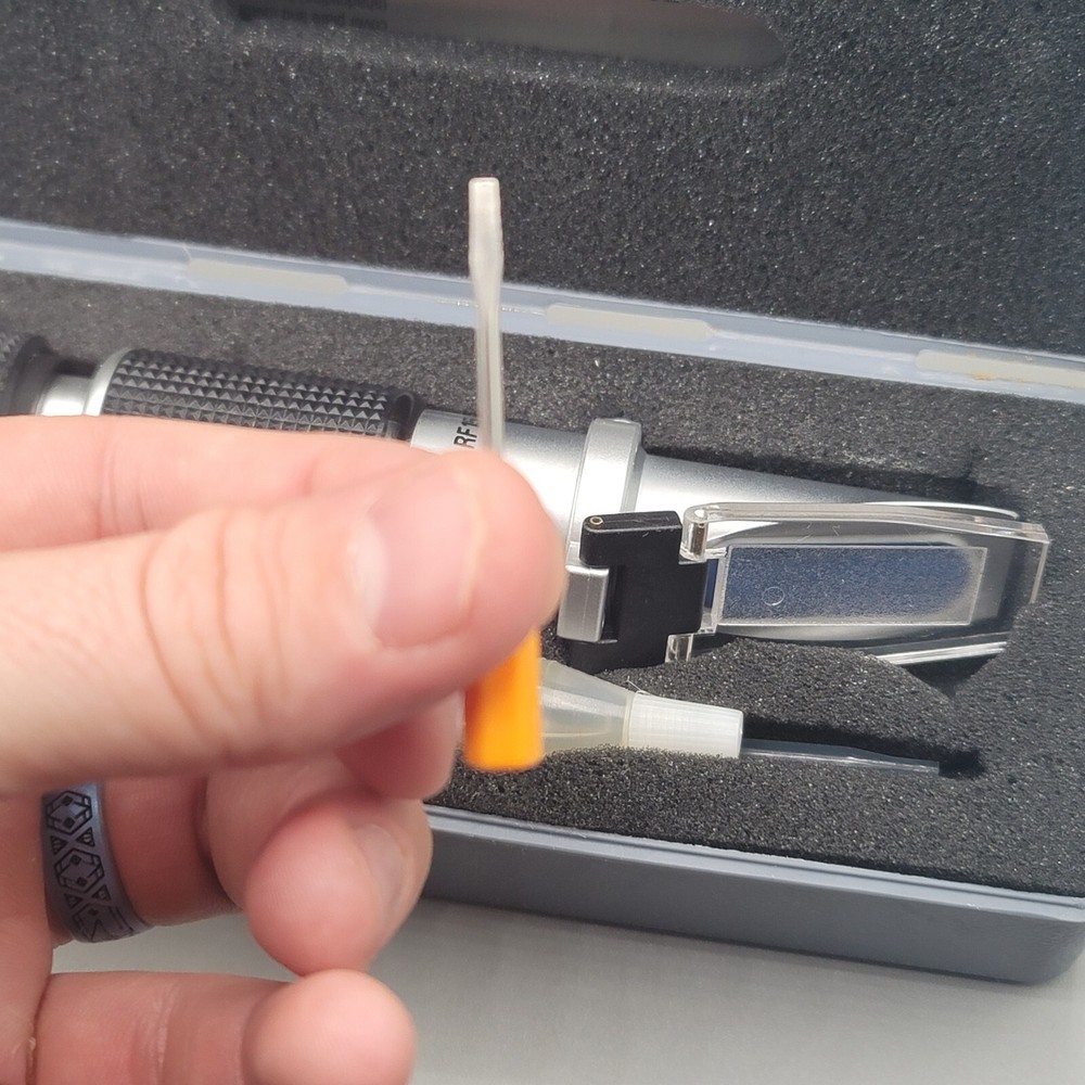 Extech Instruments RF15 Portable Refractometer With Case