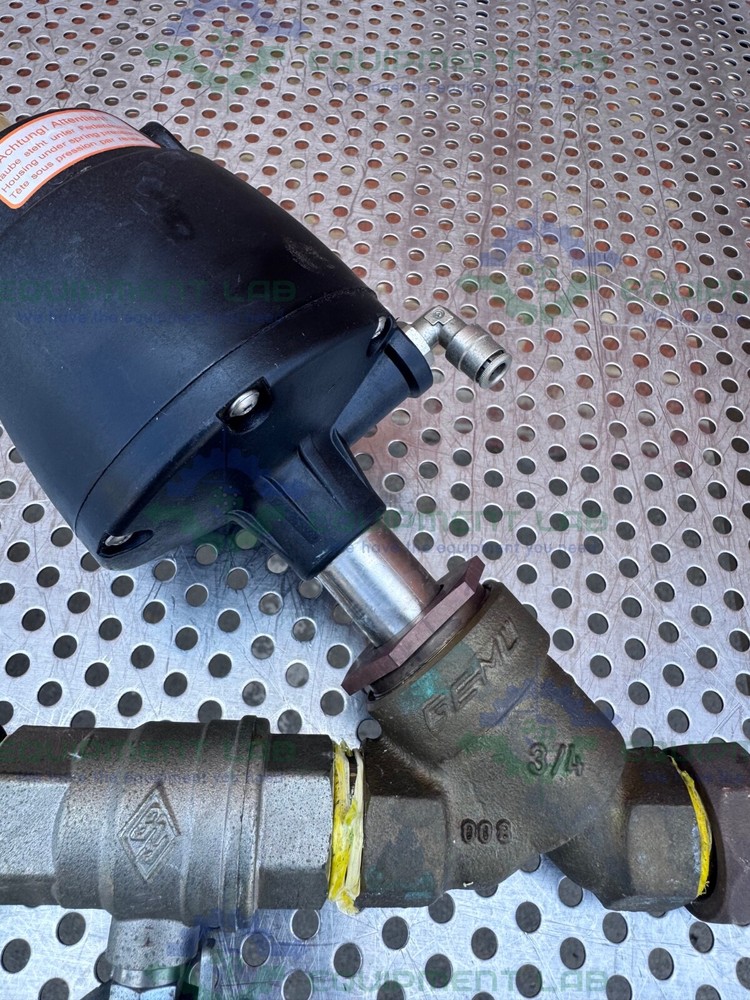 Gemu 554/15 Pneumatic Angle Seat Globe Valve w/ 3/4" Compression Fitting, Valve
