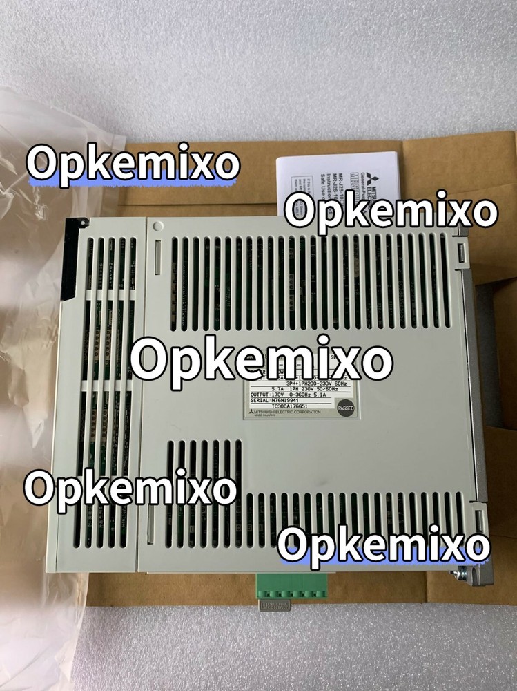 New Mitsubishi Servo Driver MR-J2S-70A MRJ2S70A