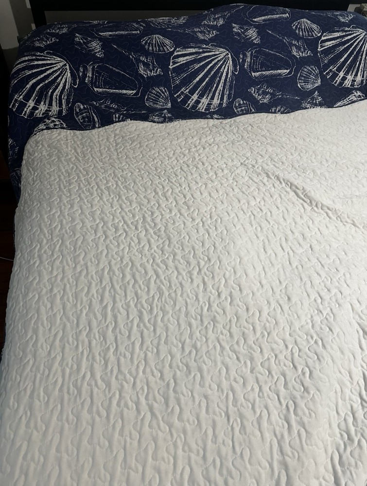 102” X 86” Blue & White Coastal themed Seashell Pattern Comforter / Quilt