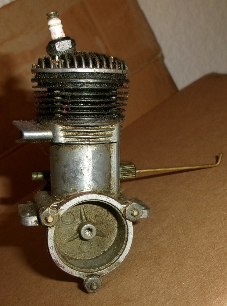 K&B TORPEDO glow plug AIRPLANE ENGINE & K&B .15 display box & paperwork