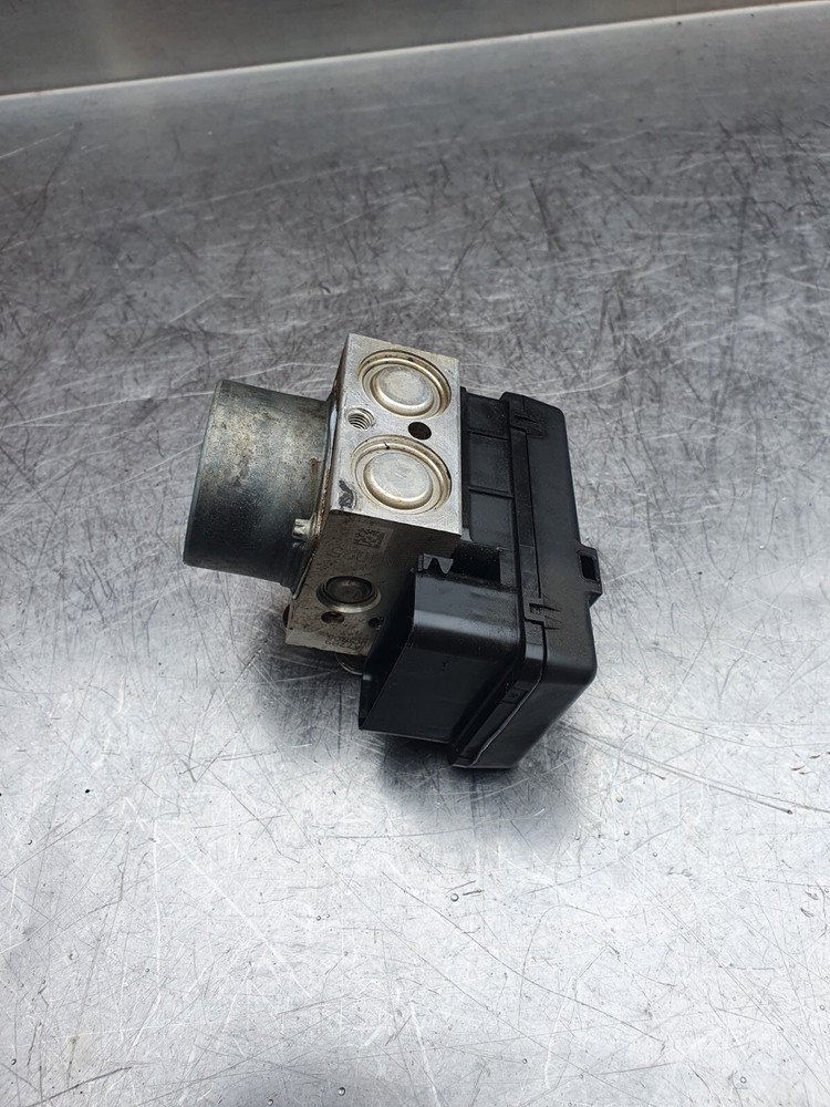 (K) Husqvarna TR 650 Terra / Strada 2013-2015 ABS Control Unit Module Pump OEM