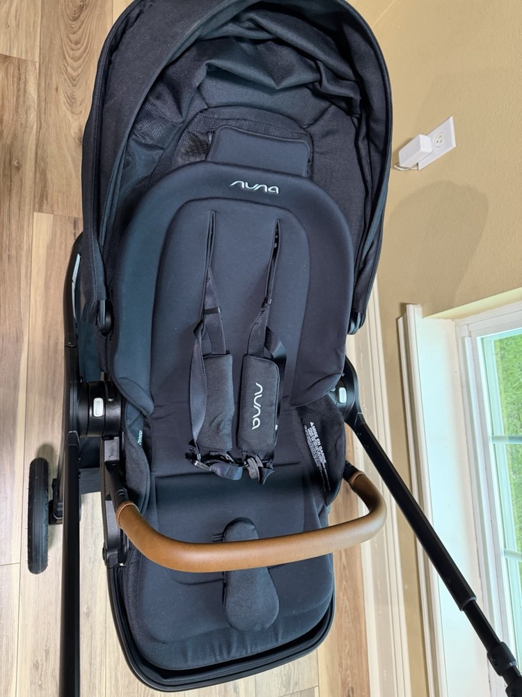 Nuna Triv next Stroller