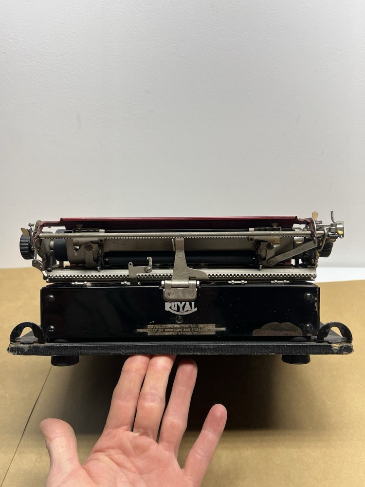 1927 Royal P107370 Portable Typewriter Duotone