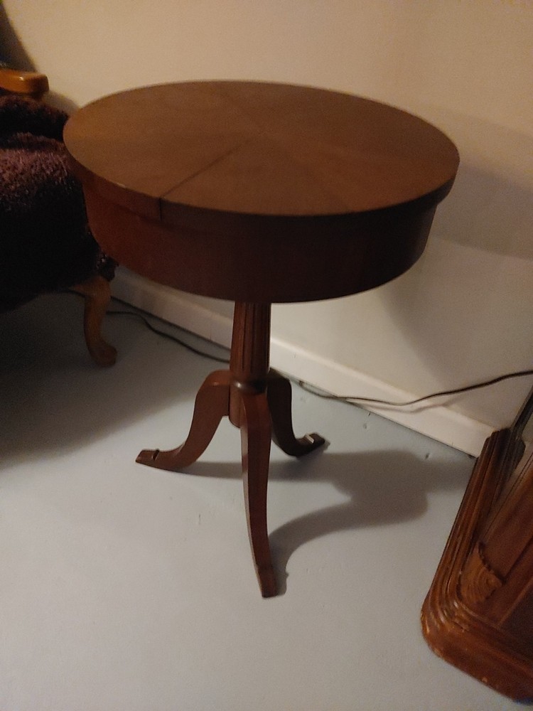 Antique Round Top End Table With Three Legs