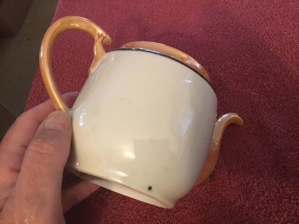 Perarlized Finsh Tea Pot