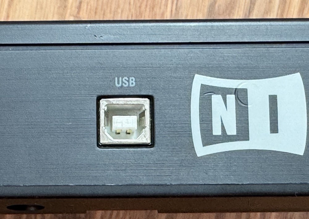 Native Instruments Maschine MK1 Controller MIDI/USB/Audio Interface Pro Gear DJ