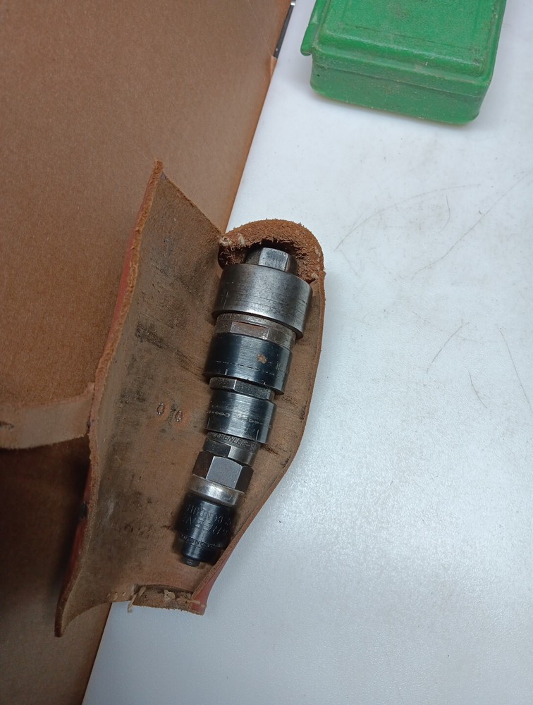 greenlee 735 knockout punch set Used Leather Case