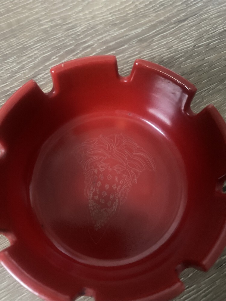 Crooks and castles classic ashtray red Used