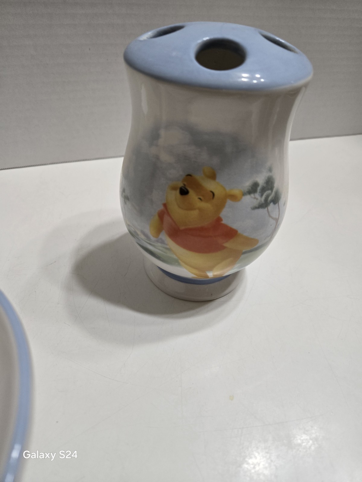 DISNEY WINNIE THE POOH Bathroom 3 Piece Set,Soap Dish, Toothbrush Holder And...