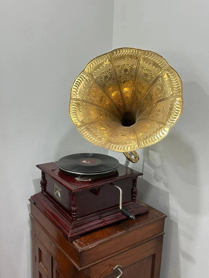 Antique Gramophone, Fully Functional Working Phonograph, win-up record player