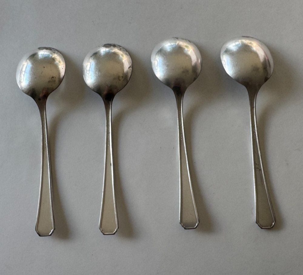4 Oneida Community Clarion 1931 Silverplate Round Bowl Soup Spoons Vintage