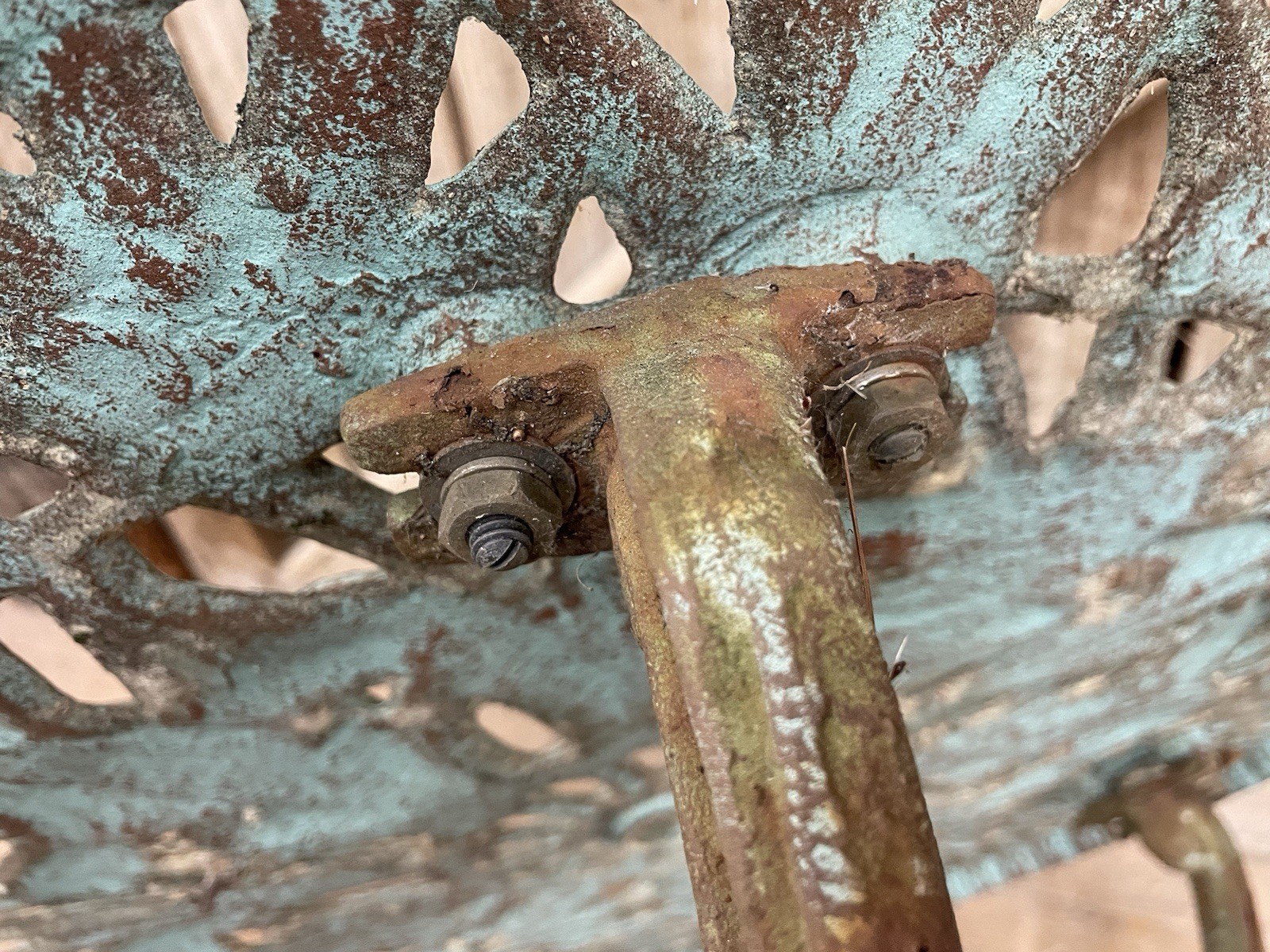 Vtg Victorian Cast Iron 28 1/2" Tea Table 27" Tall Garden outdoor